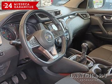 Nissan Qashqai 1,5 dCi, N-Connecta,Panorama-krov,Kamera,Garancija