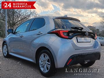 Toyota Yaris 1,5,1.vlasnik,Servisna,Tvornička Garancija još 7 god.Reg.do 09/2025