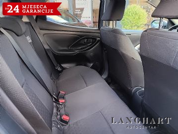 Toyota Yaris 1,5,1.vlasnik,Servisna,Tvornička Garancija još 7 god.Reg.do 09/2025