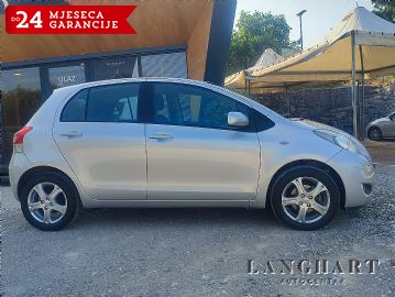 Toyota Yaris 1,33 VVT-i,HR-auto,1.vlasnik,Servisna