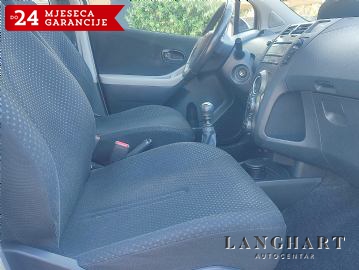 Toyota Yaris 1,33 VVT-i,HR-auto,1.vlasnik,Servisna