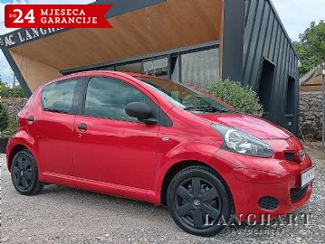 Toyota Aygo 1,0 VVT-i Go+,1vlasnik,HR vozilo,Servisna,Reg.do18.10.2025