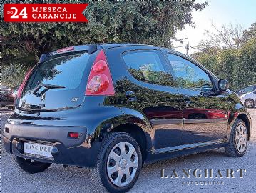 Peugeot 107 1,0 Urban Move,5vrata,Servis