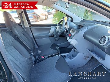 Peugeot 107 1,0 Urban Move,5vrata,Servis