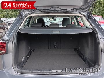 VW Golf 8 Variant 2.0 TDi DSG,Ambient,Servis,Reg.LEASING BEZ UČEŠĆA !